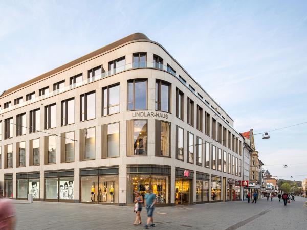 büro- und geschäftshaus