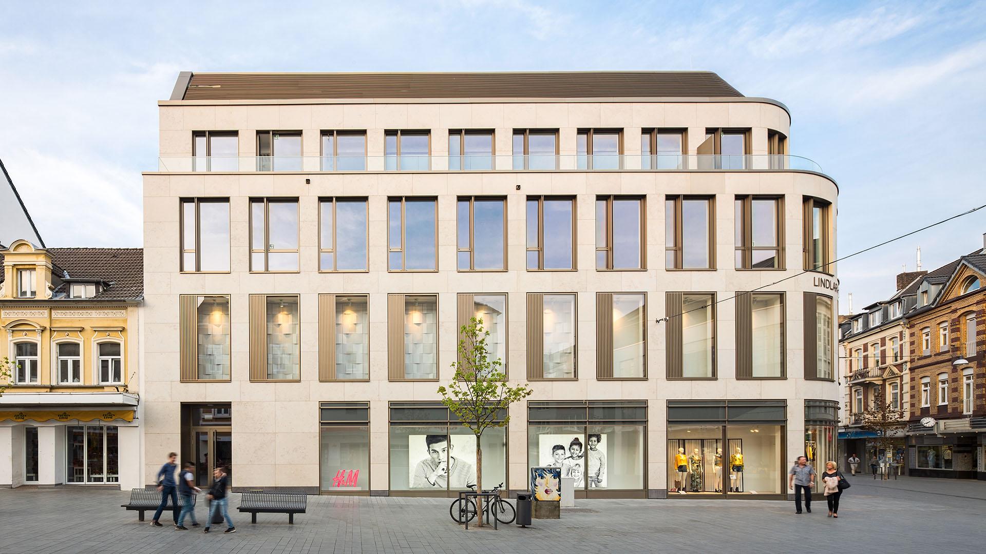 büro- und geschäftshaus