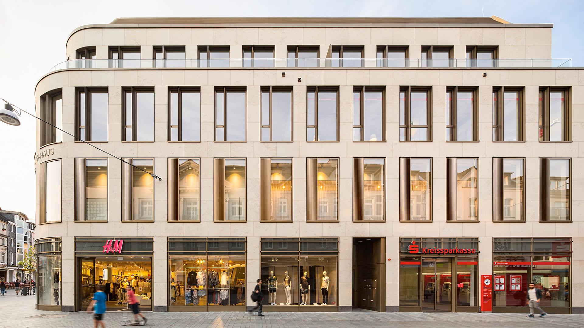 büro- und geschäftshaus