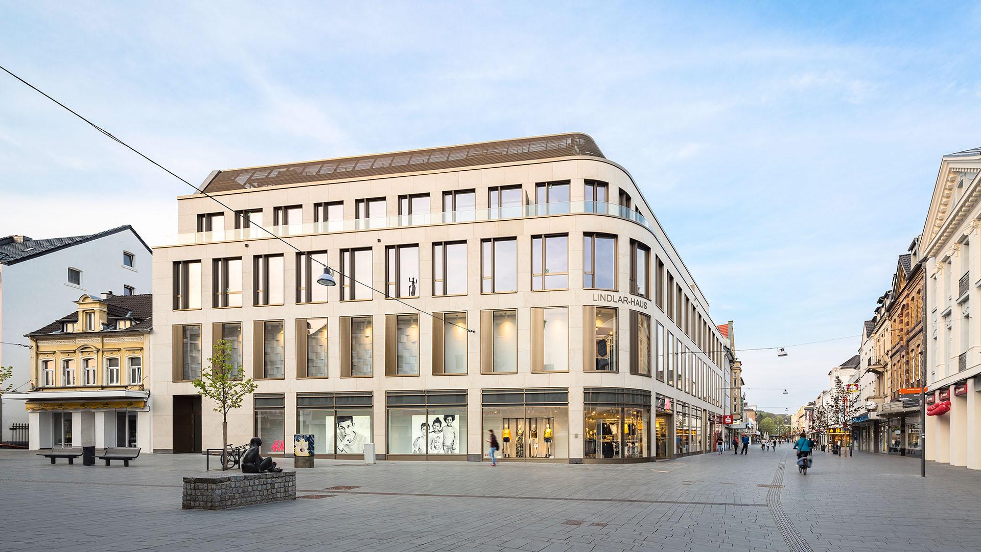 büro- und geschäftshaus