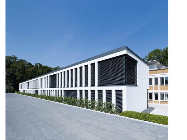 Verwaltungsgebäude 1. FC Köln am Geißbockheim