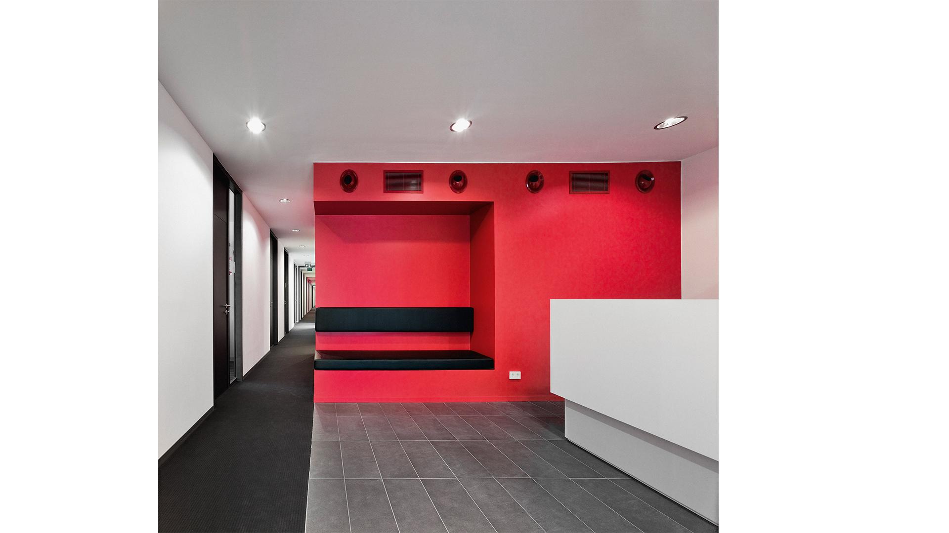 Verwaltungsgebäude 1. FC Köln am Geißbockheim