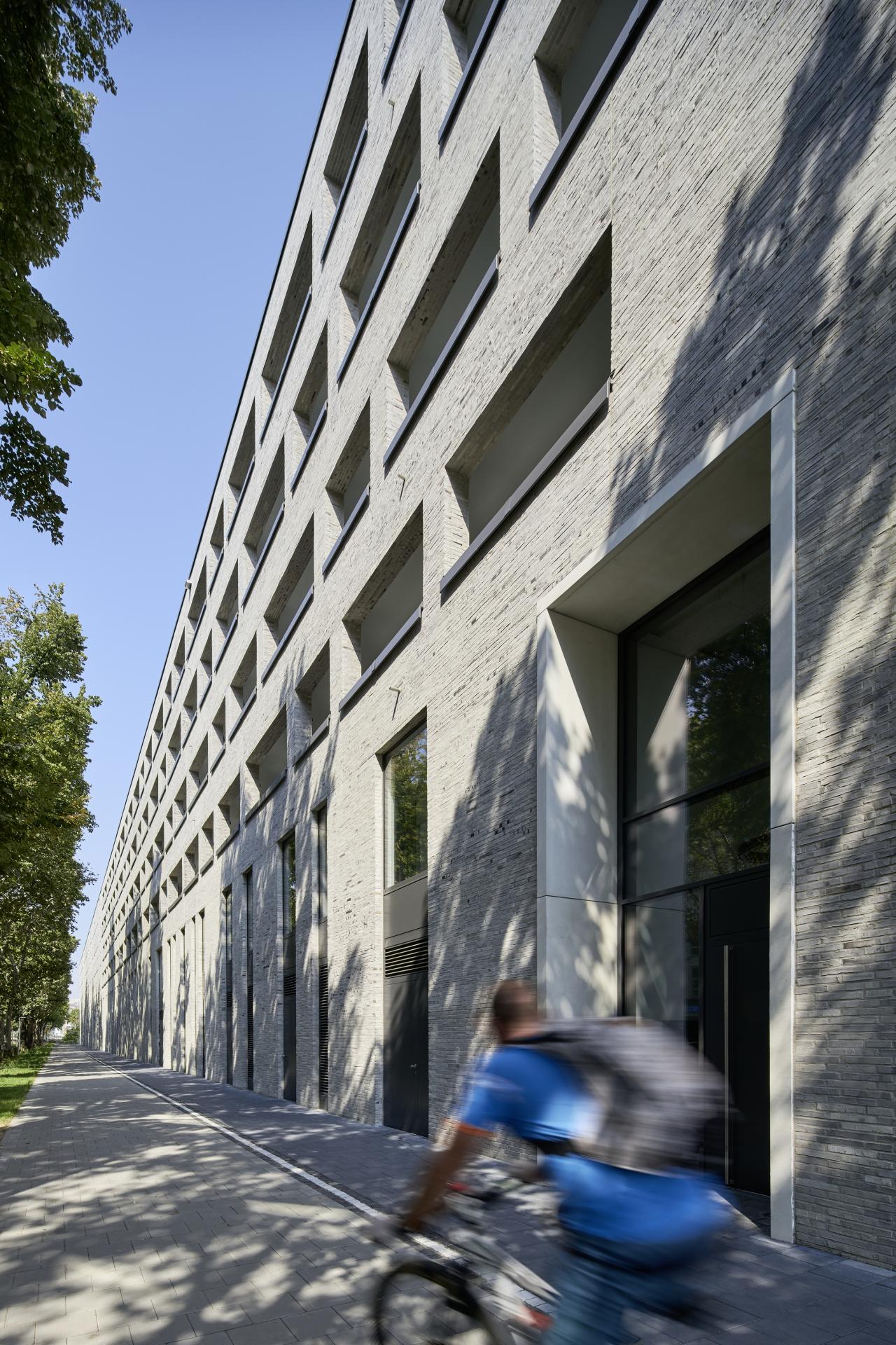 Zollhafen Mainz / Rheinallee III